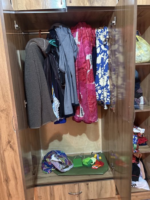 Продается шифонер с хорошими состоянием