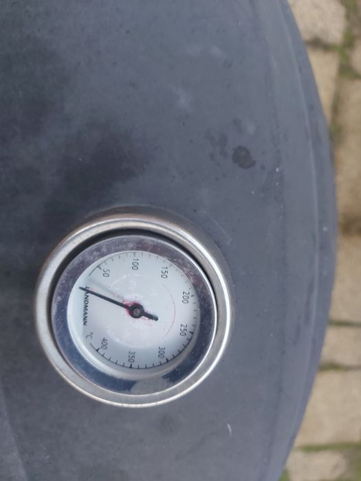 Grătar pe gaze din fontă