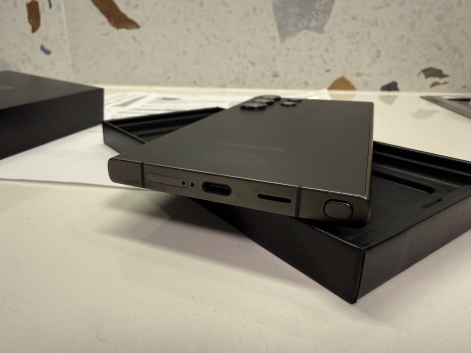 *Като нов* Samaung Galaxy S24 Ultra 256GB