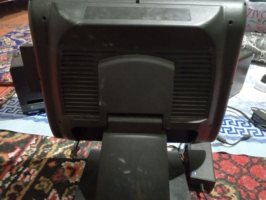 Pos terminal kassa ekrani
