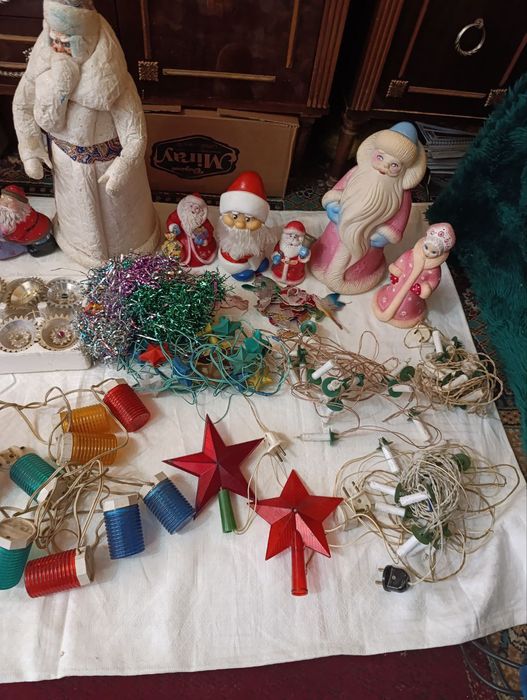 Новогодние гирлянды игрушки звёзды ёлки дед морозы снегурочки