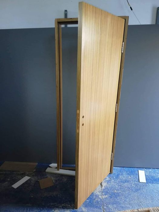 Врата естествен фурнир