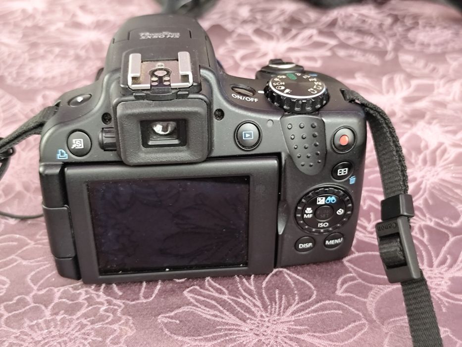 Като НОВ: Фотоапарат Canon PowerShot SX50 HS (под 2000 кадъра) + пълен