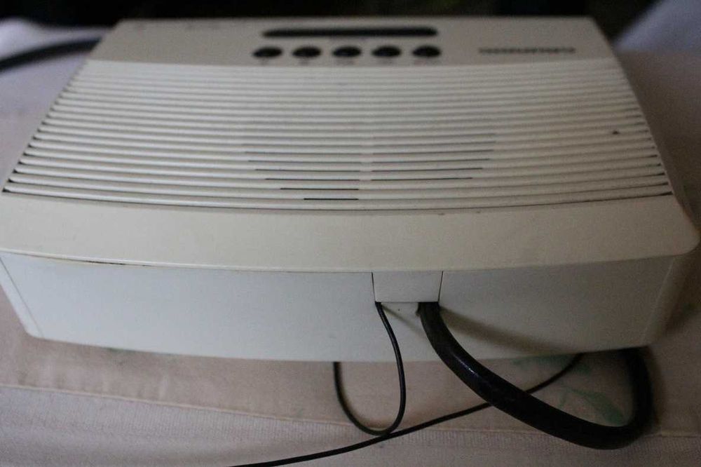 Радио часовник Grundig