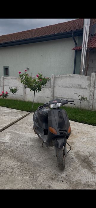 Vand scuter piagio zip , defect , necesita carburator nou