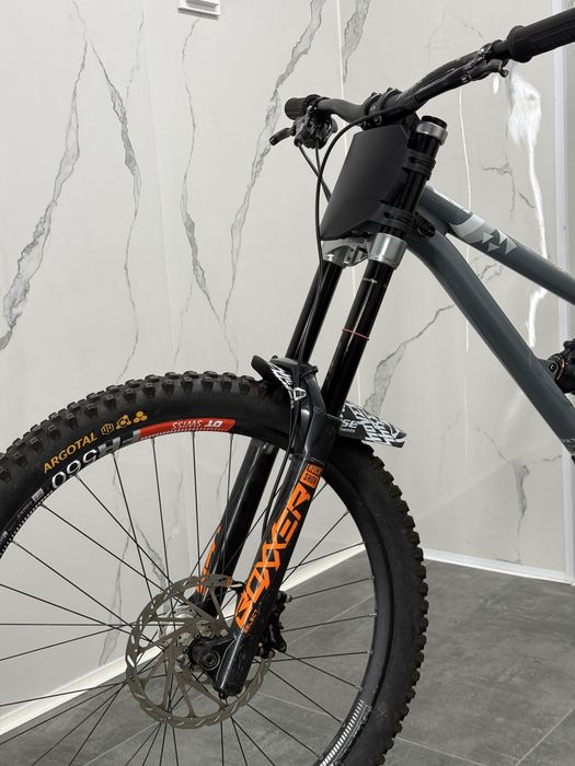 Колело за спускане Commencal FRS Furious DH 2023 M 27.5