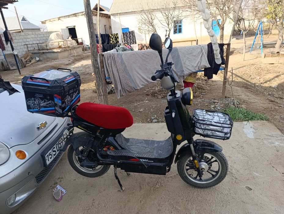 Skuter sotiladi 2 oy buldi olinganiga pul kerak sroshni