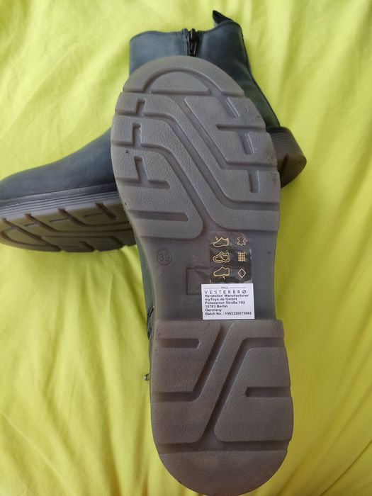 НОВИ Боти естествена кожа 38, нови, ИДЕАЛНИ ЗА КОЛЕДЕН ПОДАРЪК