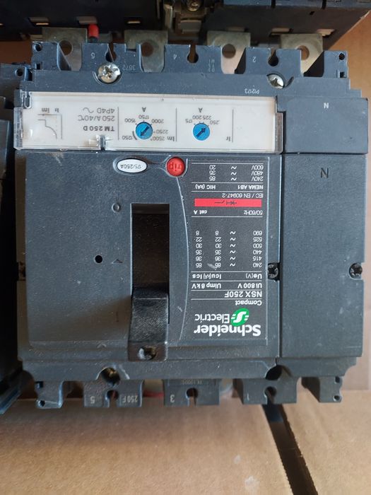 Lot de siguranțe  NSX250F  10buc. NG125L C20A 8buc .SLS-160A 9buc .NH00 160A