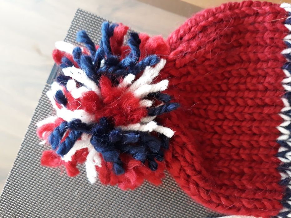 Нова детска шапка, ръчно плетена! Прежда алпака и вълна!