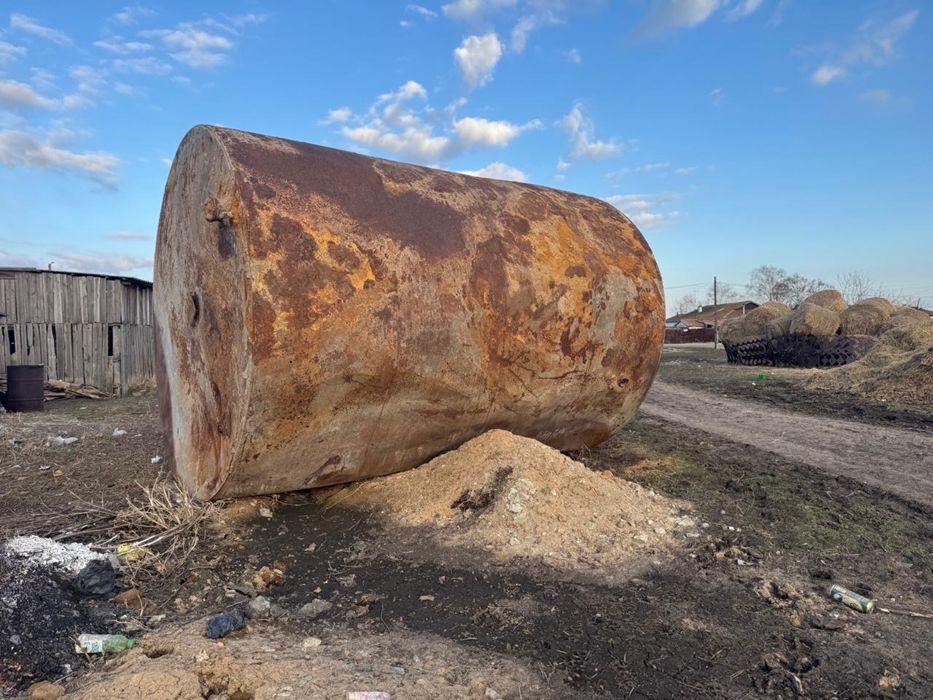 Продам железный чан/бачок