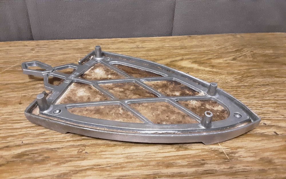 Продам советскую подставку под утюг (СССР)