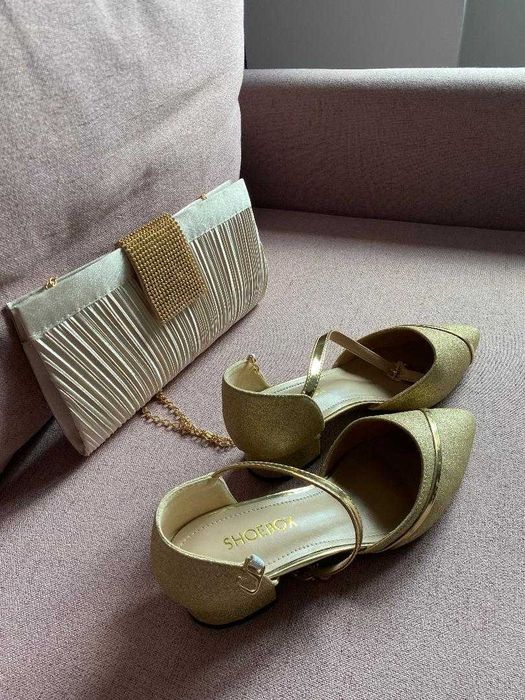 Pantofi marimea 37 cu gentuta - nuanta aurie - pentru evenimente