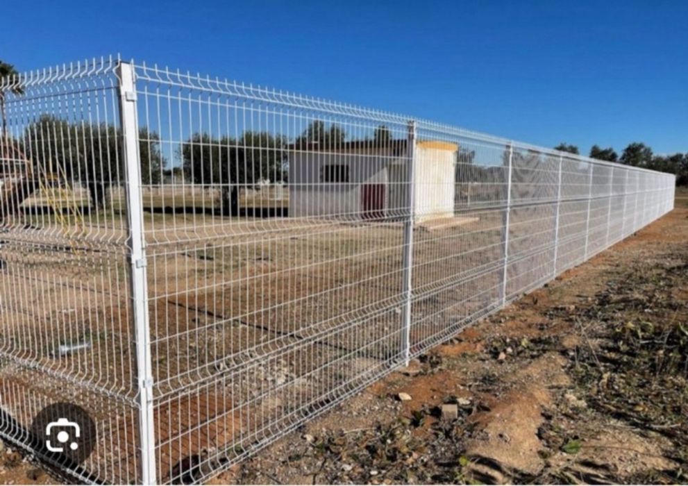 Garduri si porti din plasa bordurata