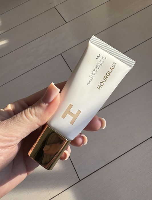 Hourglass veil skin tint номер 3 и 4