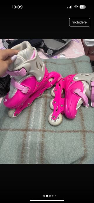 Role fete culoare roz cu alb  cu motive  barbie