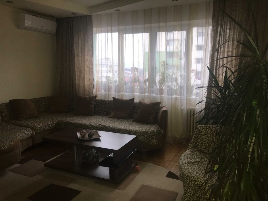 Vând apartament 3 camere