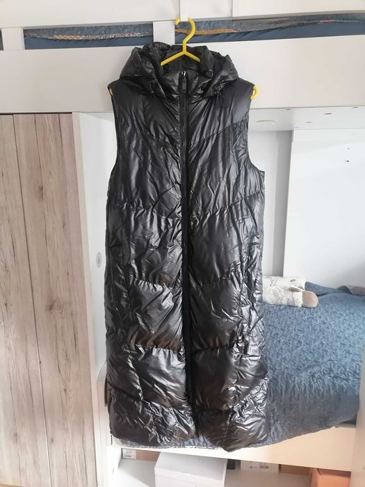 Дълъг елек с качулка