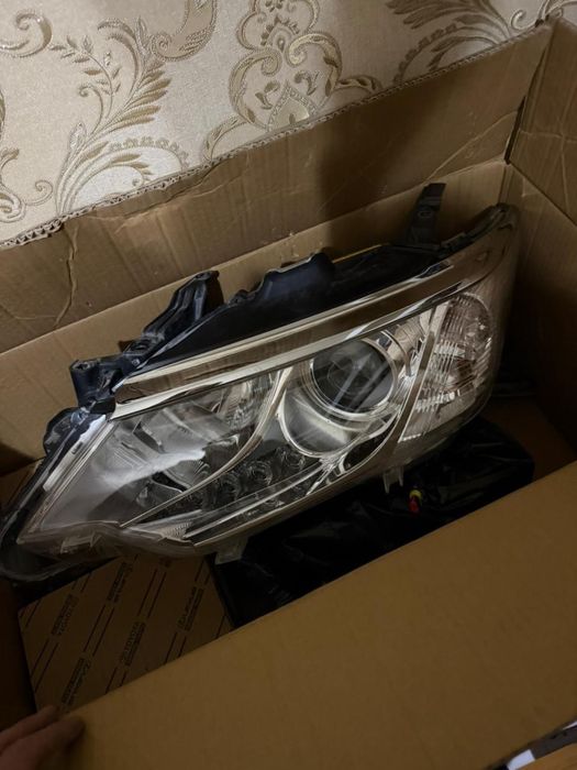 Toyota 55 фара передный