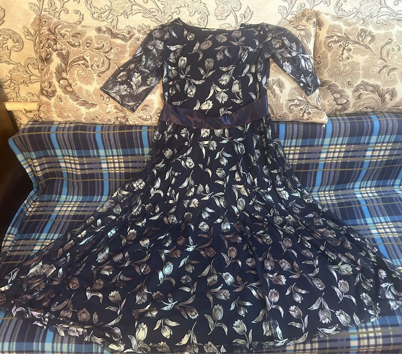 Продам нарядное вечернее платье