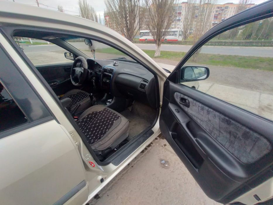 Продам машина мазда 626