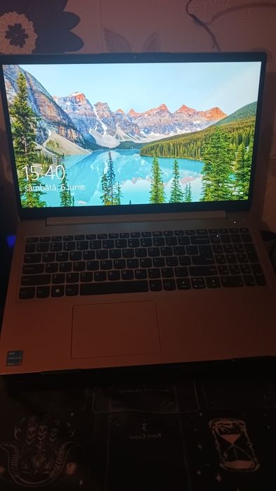 Laptop Lenovo IdeaPad 3 | SSD 256GB | Intel Pentium Gold | Upgradabil