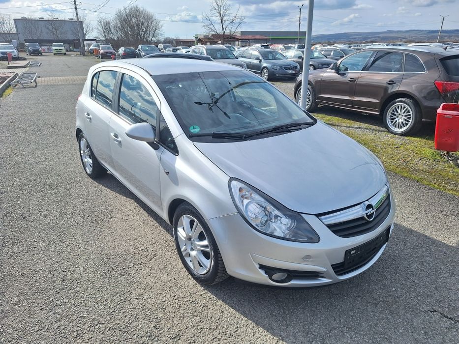 Opel corsa 2010 1.4 Benzină 90 cp