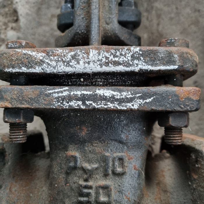 Задвижки чугунные Ру -10.