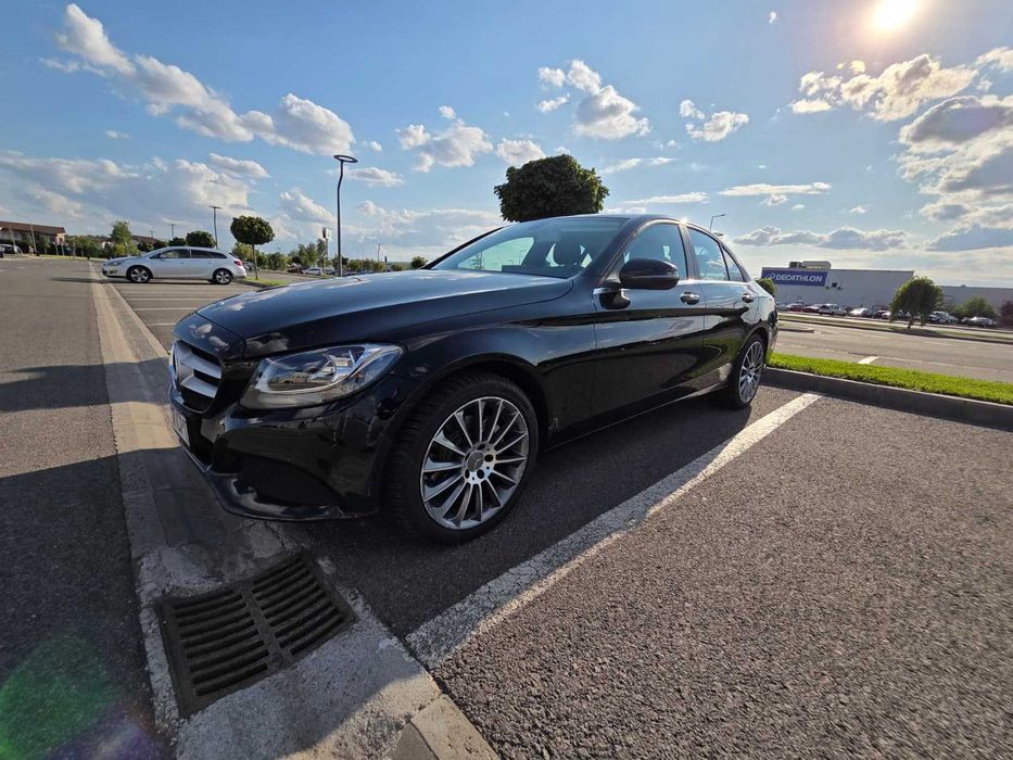 MERCEDES-BENZ C200 176 000 km, an 2016, benzina, in stare foarte buna