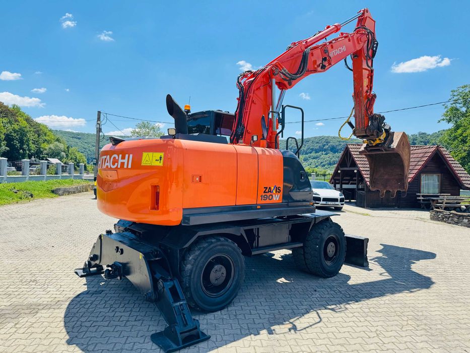 Excavator pe roti Hitachi ZX 190 W, an 2016, 20 tone, lama + cale