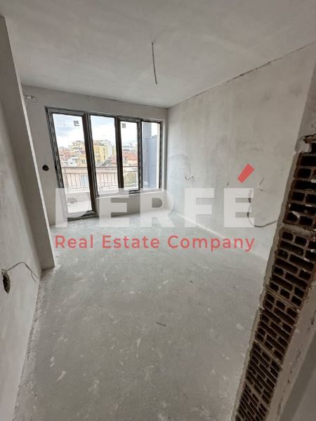 Продава се Тристаен апартамент в Бургас, Сарафово - 155 кв.м за 1059 €/кв.м - Снимка #3