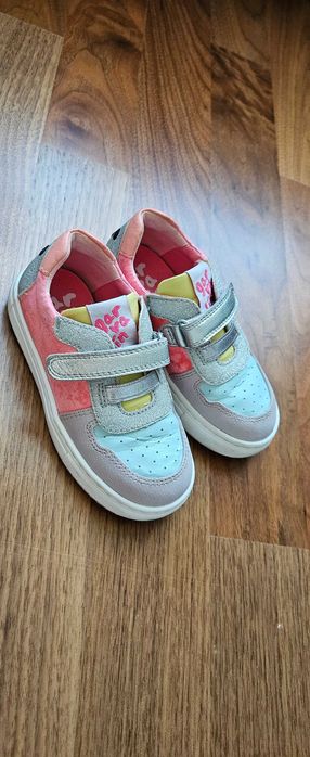 Обувки 21-24 размер, при интерес за даден модел, изпратете съобщение.