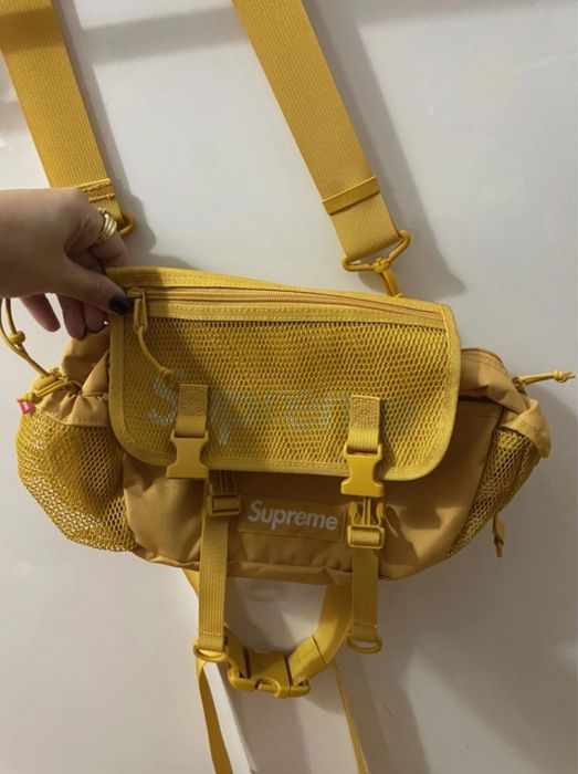 Supreme duffle bag жълта