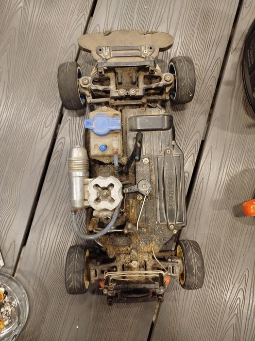 Mașină RC Nitro Tamiya + Telecomandă Futaba