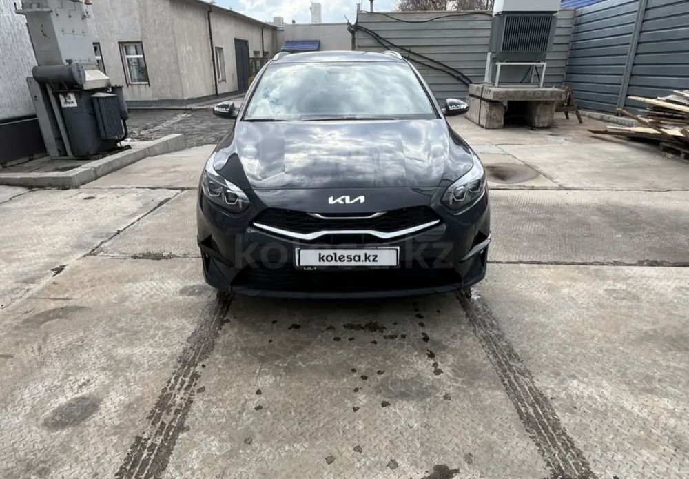 Автомобиль Kia Ceed