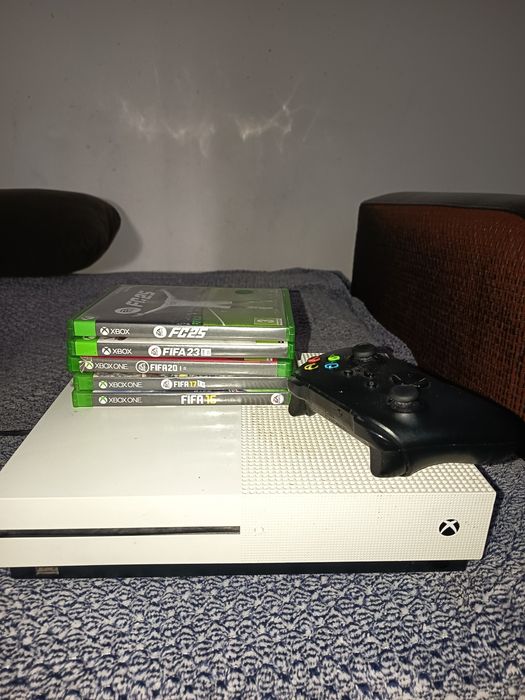 De vânzare Xbox one s