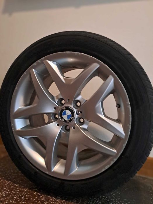Vând un set de jante BMW X3, R18, cu cauciucuri de vară stare buna !!