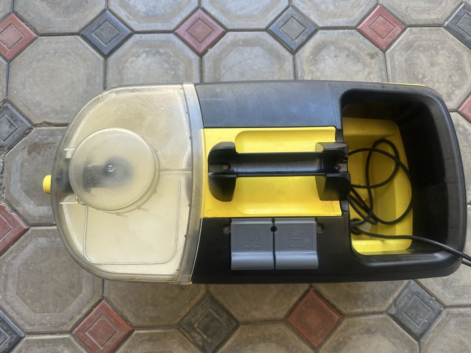 Химчистка Karcher Puzzi 100