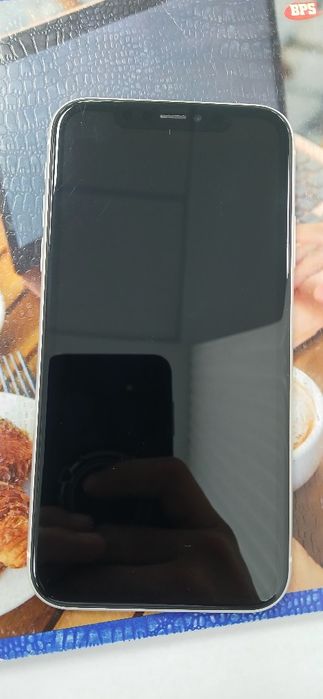 Iphone 11  srochna sotiladi