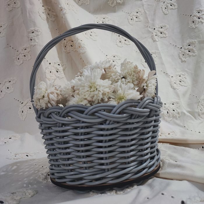 Продаю плетеные корзины из ротанга .