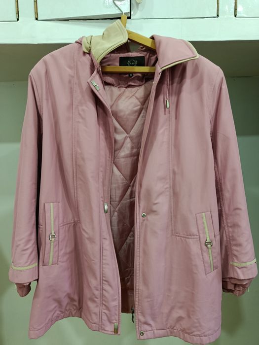 Продам куртку женскую осеннюю б/у за 150.000 тысяч сум! Торг уместен