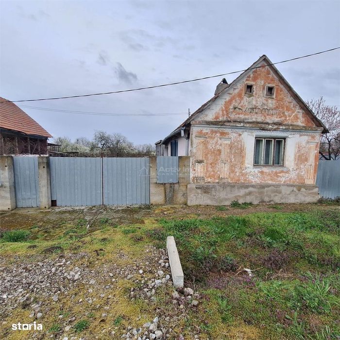 Casa cu Gradina si Teren, 4636 MP. Ghertenis