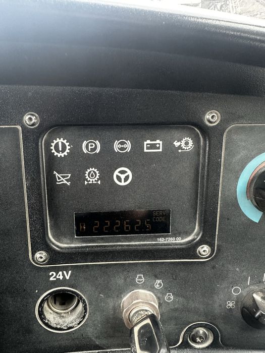 Dumper Caterpillar 730