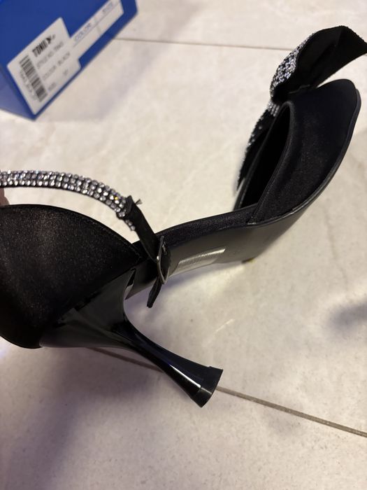 Pantofi satin cu funda cu pietricele