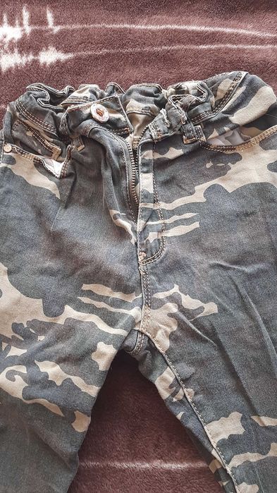 Дамски камуфлажни дънки