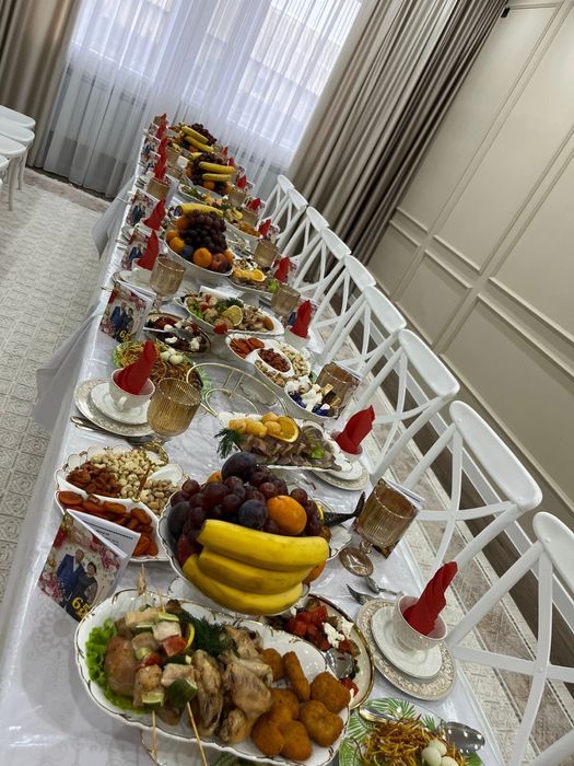 Аренда стол со стульями