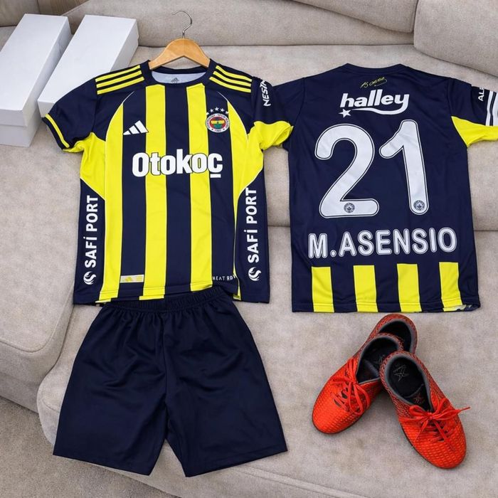 Детски футболни екипи