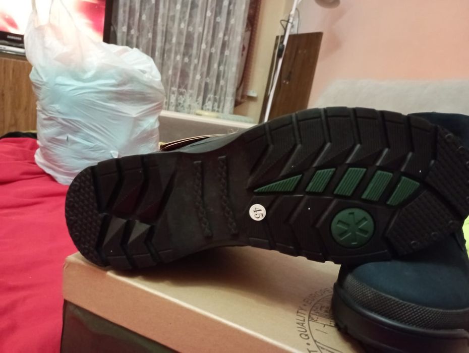 Новые мужские ботинки (зима)