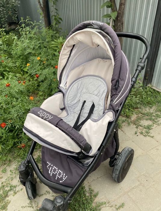 Коляска детская Zippy 3 в 1
