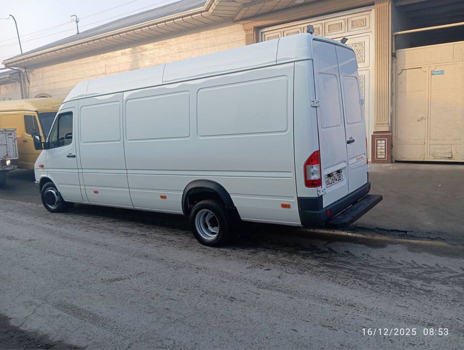 Mersedes Benz Sprinter
